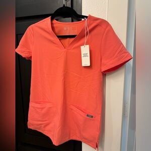 BNWT Figs Casma Three Pocket Top